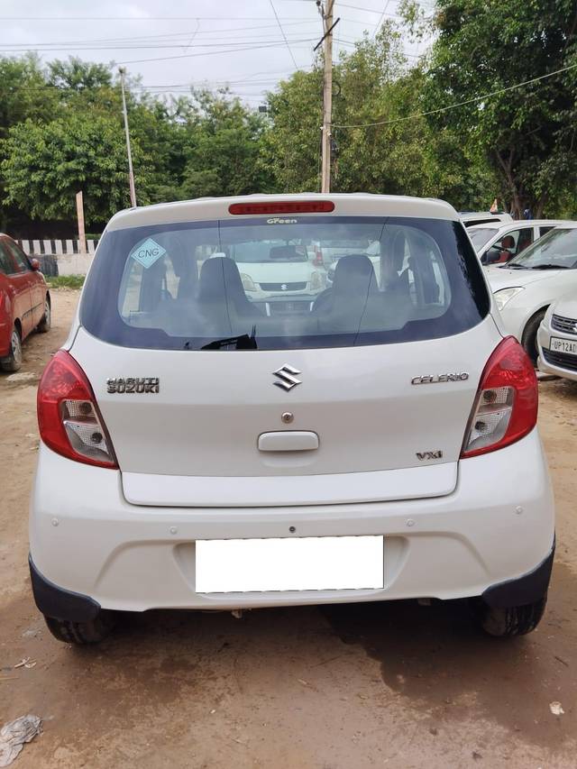 https://images10.gaadi.com/usedcar_image/3692720/original/processed_img2923825__usedcar_photo_2023_11_24_14_15_27_7601701170142_1701170151.jpg?imwidth=6401