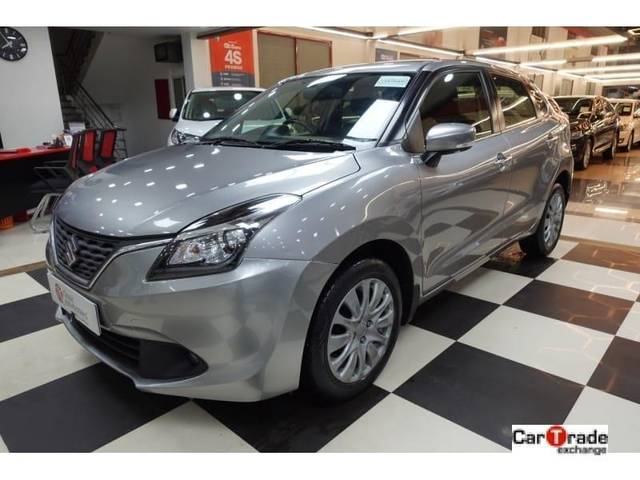 https://images10.gaadi.com/usedcar_image/3692774/original/processed_processed_img2923856__used_car_2923856_1701171721.jpg?imwidth=6402