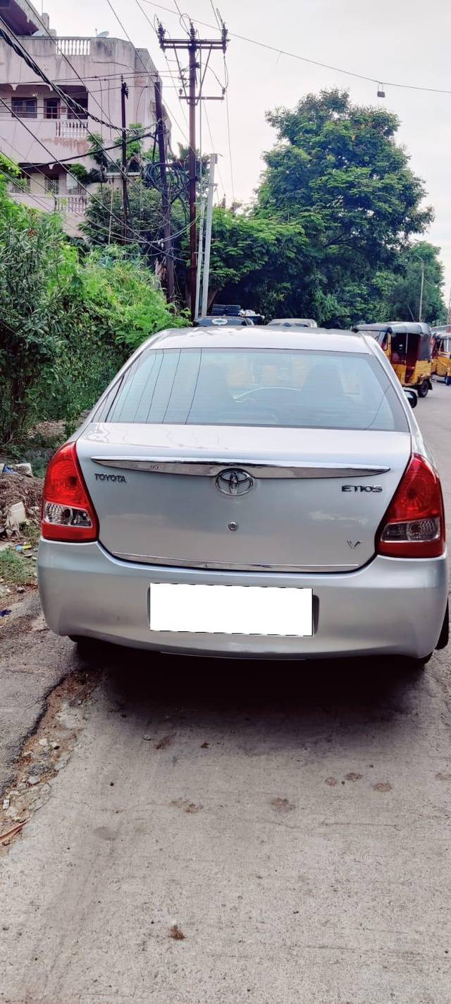 https://images10.gaadi.com/usedcar_image/3692794/original/processed_img2923866__used_car_2923866_1701172708.jpg?imwidth=6401