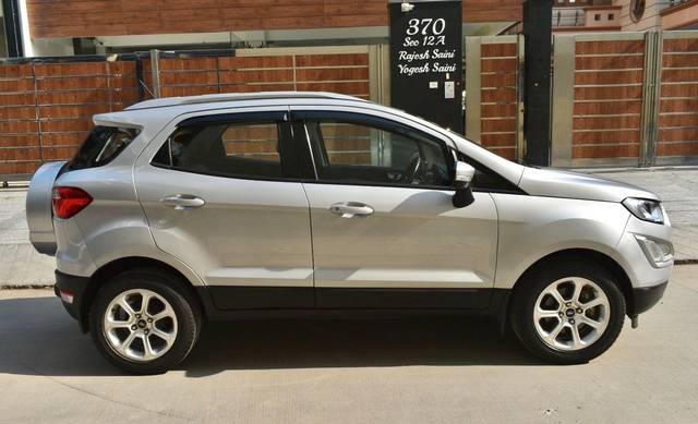 https://images10.gaadi.com/usedcar_image/3692796/original/processed_img2923868__usedcar_dsc_0154_2923868_1701176959.jpg?imwidth=6401