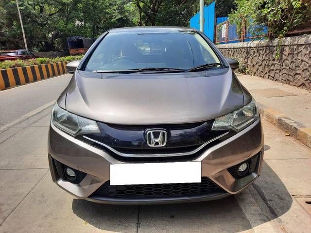 https://images10.gaadi.com/usedcar_image/3692802/original/processed_img2923871__used_car_2923871_1701173016.jpg?imwidth=6400