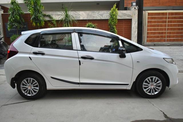 https://images10.gaadi.com/usedcar_image/3692807/original/processed_img2923875__usedcar_dsc_0782_2923875_1701244699.jpg?imwidth=6401