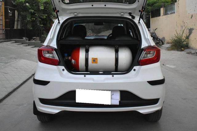 https://images10.gaadi.com/usedcar_image/3692829/original/processed_img2923889__usedcar_dsc_0288_2923889_1701177213.jpg?imwidth=6402