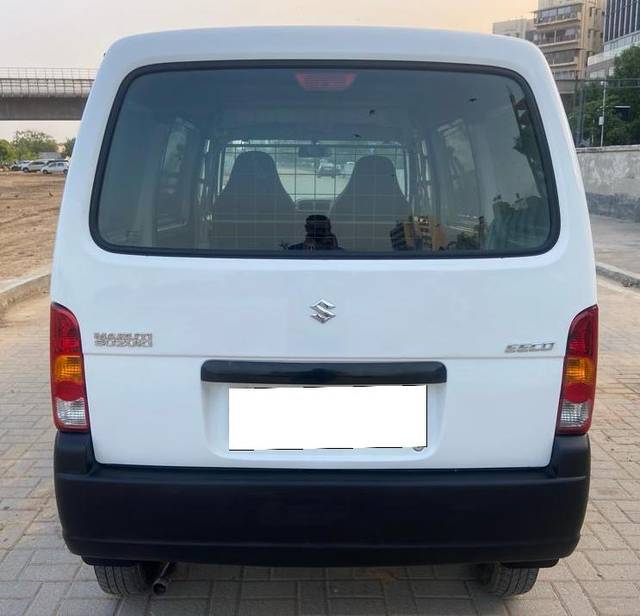 https://images10.gaadi.com/usedcar_image/3692845/original/processed_img2923896__usedcar_img_20231128_wa0022_7201701173661_1701173687.jpg?imwidth=6402