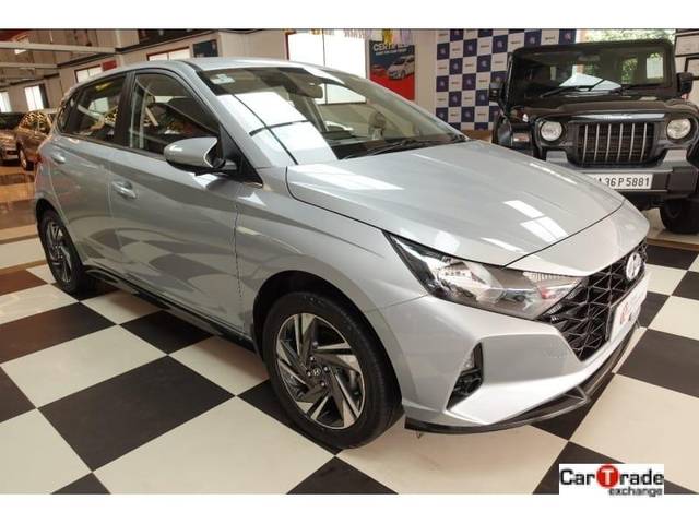 https://images10.gaadi.com/usedcar_image/3692878/original/processed_img2923922__used_car_2923922_1701174893.jpg?imwidth=6401