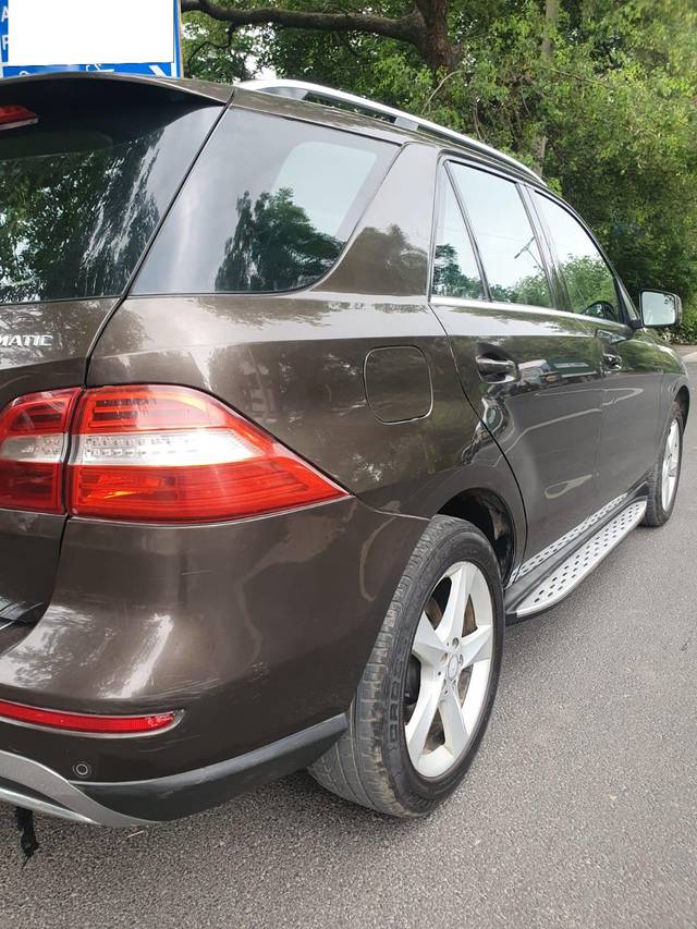https://images10.gaadi.com/usedcar_image/3692926/original/processed_img2923942__used_car_2923942_1701178424.jpg?imwidth=6401