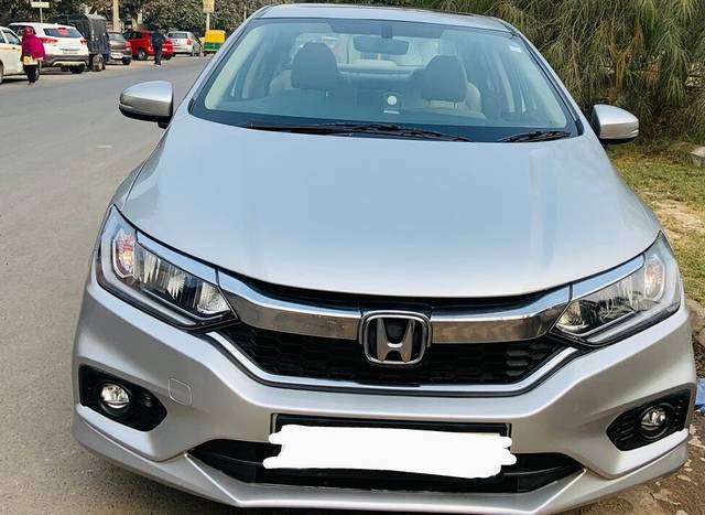 https://images10.gaadi.com/usedcar_image/3692940/original/img2923951__used_car_2923951_1701177071.jpg?imwidth=6402
