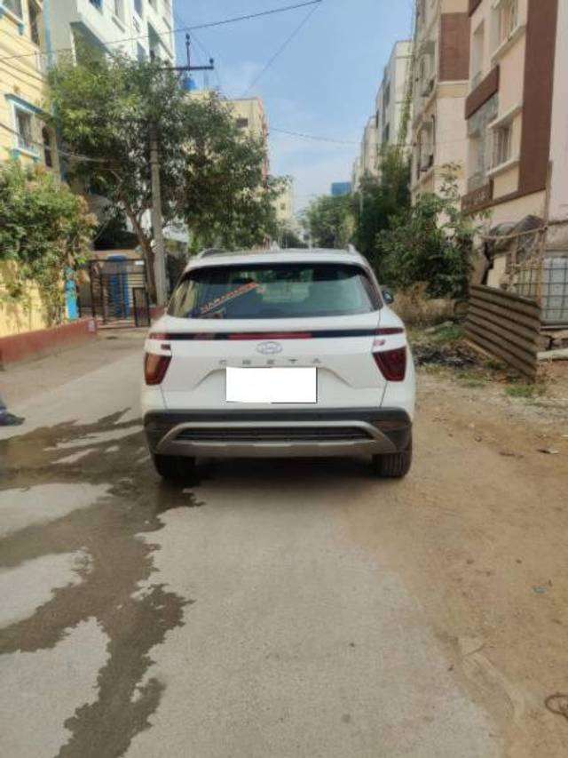 https://images10.gaadi.com/usedcar_image/3693007/original/processed_6a1b4a81-4736-4521-894b-f4d467ed04c9.jpg?imwidth=6401