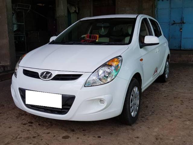 https://images10.gaadi.com/usedcar_image/3693021/original/processed_8ea4d274-dc60-454d-8677-535ff4ab4697.jpg?imwidth=6401