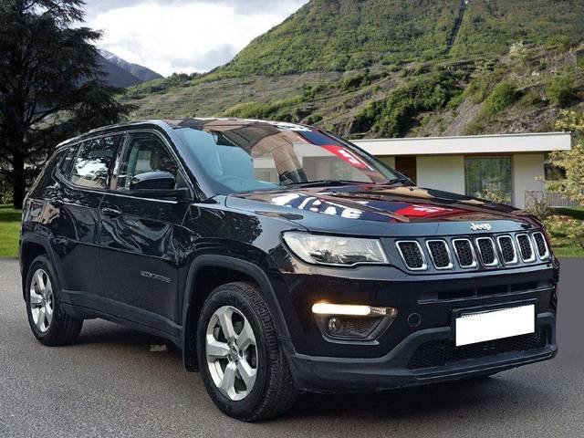 https://images10.gaadi.com/usedcar_image/3693033/original/processed_img2923995__used_car_2923995_1702473231.jpg?imwidth=6400