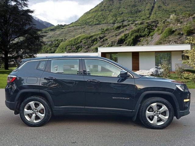 https://images10.gaadi.com/usedcar_image/3693033/original/processed_img2923995__used_car_2923995_1702473247.jpg?imwidth=6401