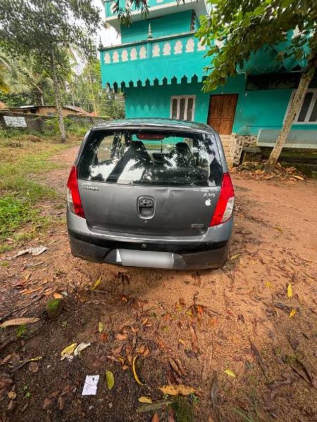 https://images10.gaadi.com/usedcar_image/3693049/original/processed_4da76a8f-d52d-4d89-befb-8ddea517866a.jpg?imwidth=6401