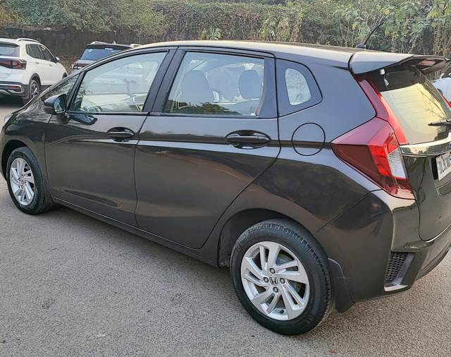 https://images10.gaadi.com/usedcar_image/3693085/original/img3693085__zz1_crop_img_656ec199d0ac7_1701757337.jpg?imwidth=6402