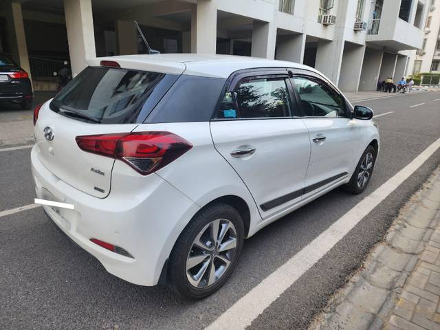 https://images10.gaadi.com/usedcar_image/3693094/original/processed_831ee803-4ccf-4aea-b390-f88090718402.jpg?imwidth=6401