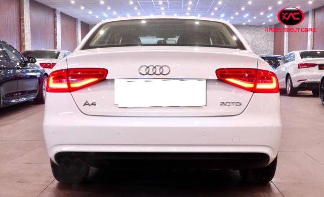 https://images10.gaadi.com/usedcar_image/3693107/original/processed_img2924019__used_car_2924019_1701238253.jpg?imwidth=6402