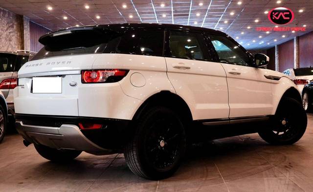 https://images10.gaadi.com/usedcar_image/3693112/original/processed_img2924021__used_car_2924021_1701238334.jpg?imwidth=6402