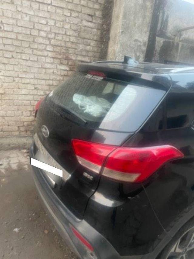 https://images10.gaadi.com/usedcar_image/3693150/original/processed_c68efa37-4551-455d-af77-3155bff183d8.jpeg?imwidth=6401