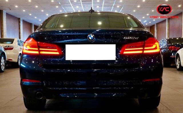 https://images10.gaadi.com/usedcar_image/3693169/original/processed_img2924040__used_car_2924040_1701237695.jpg?imwidth=6402