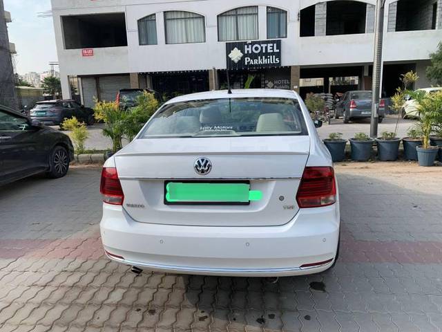 https://images10.gaadi.com/usedcar_image/3693174/original/processed_bfe36341-027e-4c69-93e4-92a6d50c40bd.jpeg?imwidth=6401
