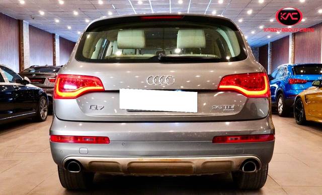 https://images10.gaadi.com/usedcar_image/3693181/original/processed_img2924045__used_car_2924045_1701237514.jpg?imwidth=6402