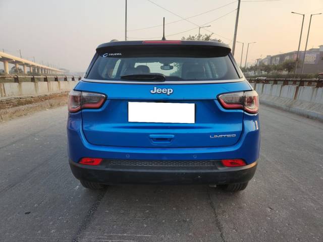 https://images10.gaadi.com/usedcar_image/3693205/original/processed_img2924051__used_car_2924051_1701251936.jpg?imwidth=6402