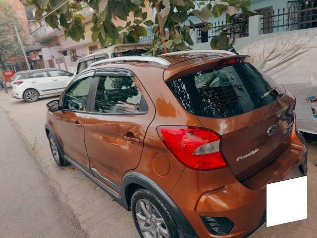 https://images10.gaadi.com/usedcar_image/3693272/original/processed_10f3adc2-4a08-477b-acef-028936c24f81.jpg?imwidth=6401