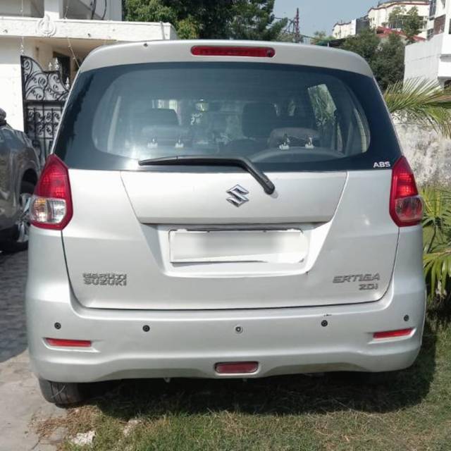 https://images10.gaadi.com/usedcar_image/3693347/original/processed_6b2c9ca6-bb20-46ec-9c50-c2992331eff7.jpg?imwidth=6402