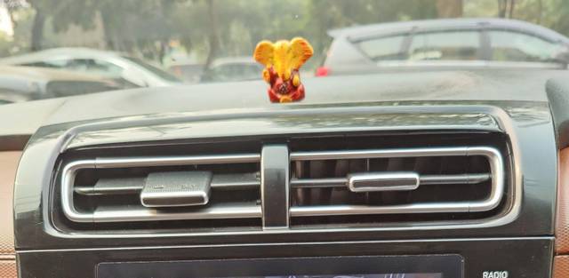 https://images10.gaadi.com/usedcar_image/3693402/original/processed_img2924060__used_car_2924060_1701224689.jpg?imwidth=6402