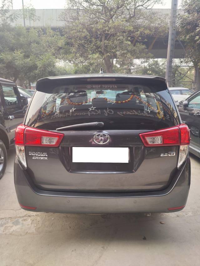 https://images10.gaadi.com/usedcar_image/3693405/original/processed_img2924062__used_car_2924062_1701224879.jpg?imwidth=6401