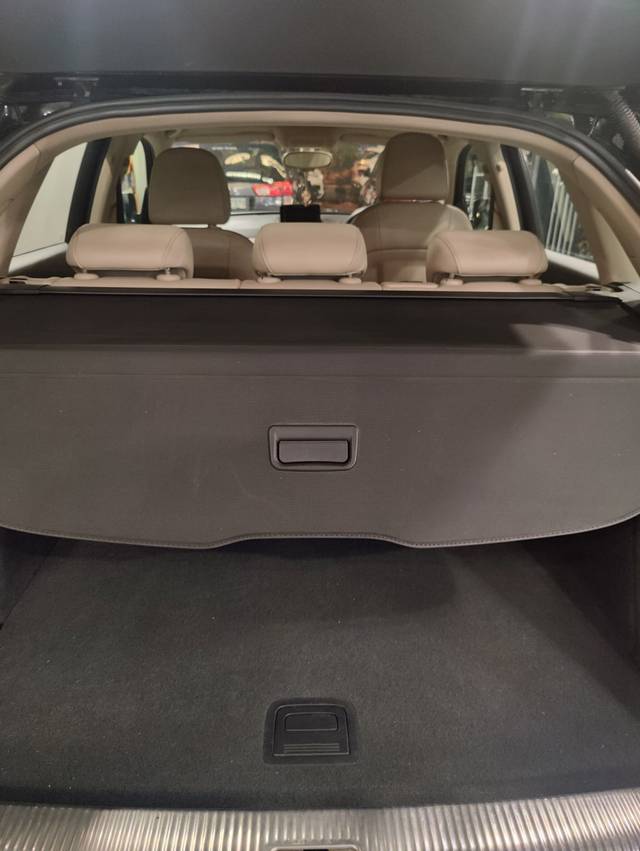 https://images10.gaadi.com/usedcar_image/3693406/original/img2924063__used_car_2924063_1701224969.jpg?imwidth=6402