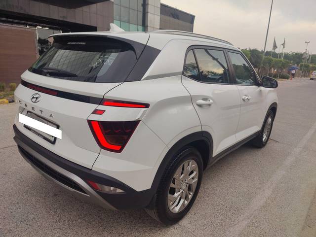 https://images10.gaadi.com/usedcar_image/3693411/original/processed_img2924066__used_car_2924066_1701225394.jpg?imwidth=6402