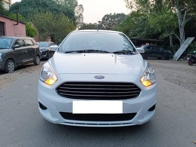 https://images10.gaadi.com/usedcar_image/3693448/original/processed_img2924075__used_car_2924075_1701229525.jpg?imwidth=6400