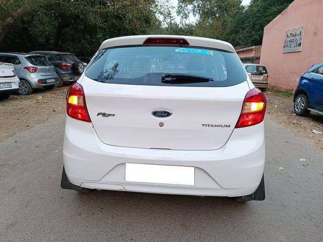 https://images10.gaadi.com/usedcar_image/3693448/original/processed_img2924075__used_car_2924075_1701229535.jpg?imwidth=6401