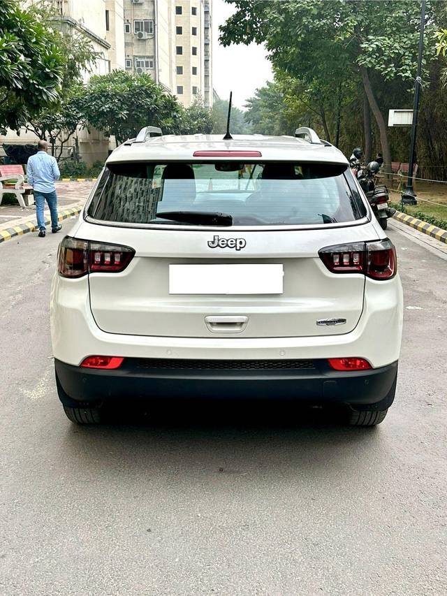 https://images10.gaadi.com/usedcar_image/3693500/original/processed_img2924094__used_car_2924094_1701232955.jpg?imwidth=6401
