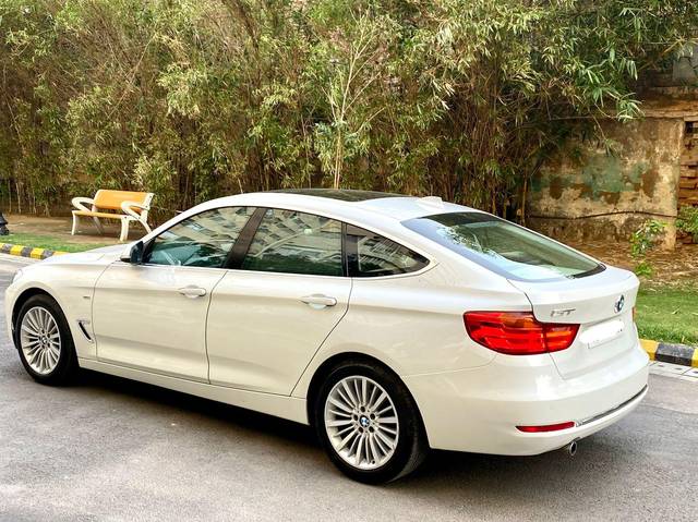 https://images10.gaadi.com/usedcar_image/3693502/original/processed_img2924096__used_car_2924096_1701233019.jpg?imwidth=6402