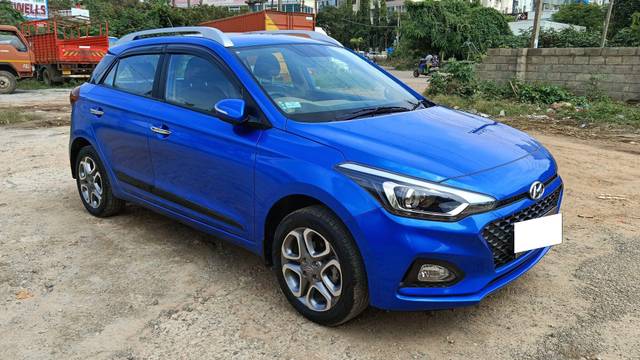 https://images10.gaadi.com/usedcar_image/3693522/original/processed_img2924103__used_car_2924103_1701233919.jpg?imwidth=6400