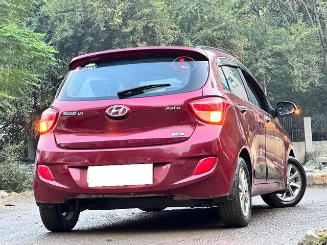 https://images10.gaadi.com/usedcar_image/3693545/original/processed_img2924113__used_car_2924113_1701234952.jpg?imwidth=6401