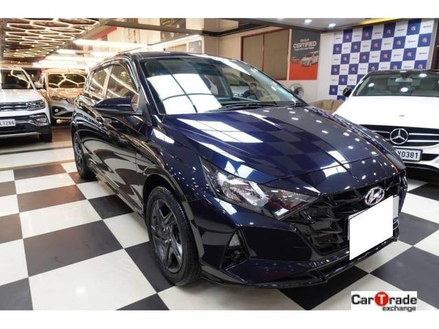 https://images10.gaadi.com/usedcar_image/3693549/original/processed_img2924117__used_car_2924117_1701251843.jpg?imwidth=6401