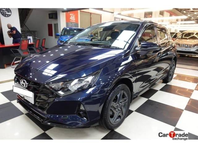 https://images10.gaadi.com/usedcar_image/3693549/original/processed_img2924117__used_car_2924117_1701251845.jpg?imwidth=6402