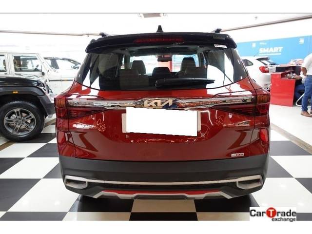 https://images10.gaadi.com/usedcar_image/3693560/original/processed_img2924122__used_car_2924122_1701235856.jpg?imwidth=6402