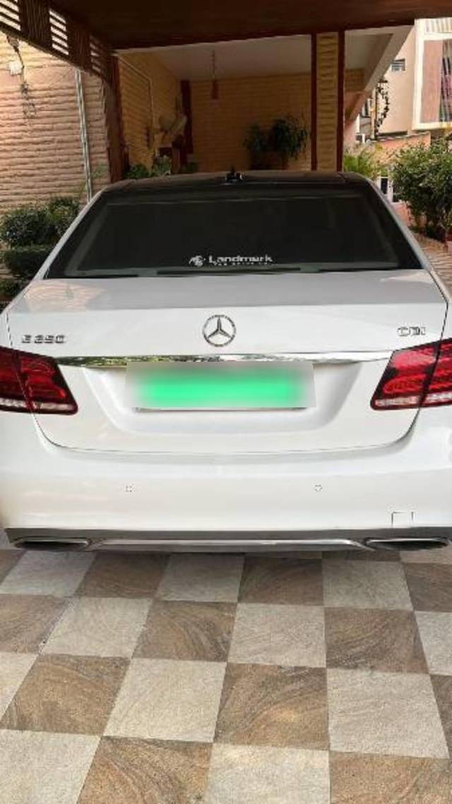 https://images10.gaadi.com/usedcar_image/3693588/original/processed_1c879ad8-a4ea-4624-86c8-9387eaae3340.jpeg?imwidth=6401