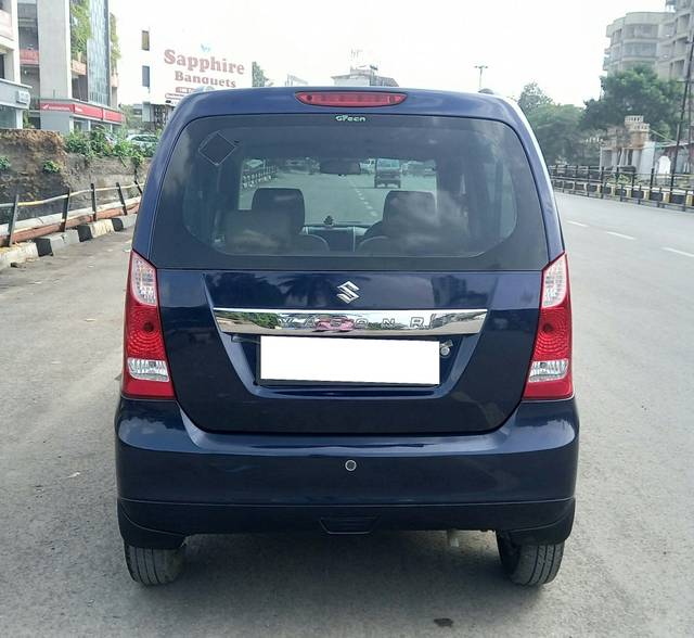 https://images10.gaadi.com/usedcar_image/3693596/original/processed_img2924138__used_car_2924138_1701236875.jpg?imwidth=6402