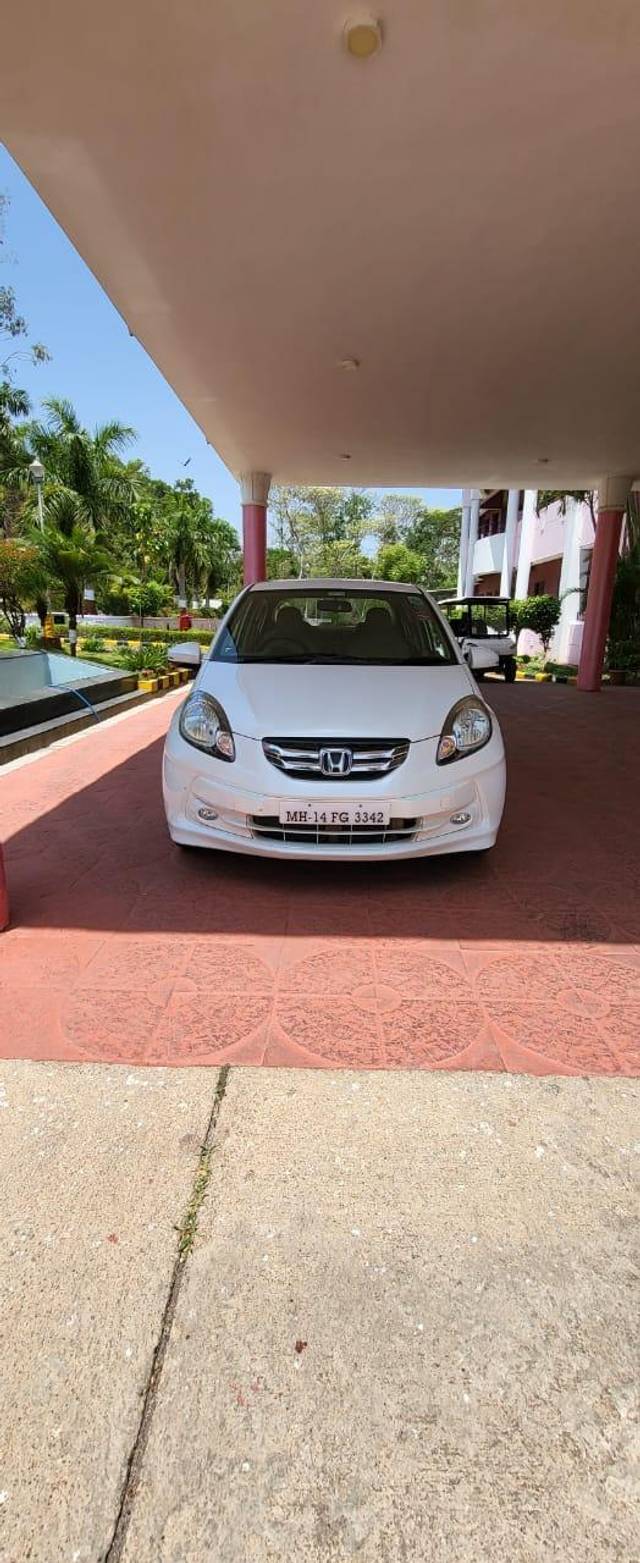 https://images10.gaadi.com/usedcar_image/3693613/original/processed_65f4cba9-d9d7-4c89-846c-8a737af7889c.jpg?imwidth=6402