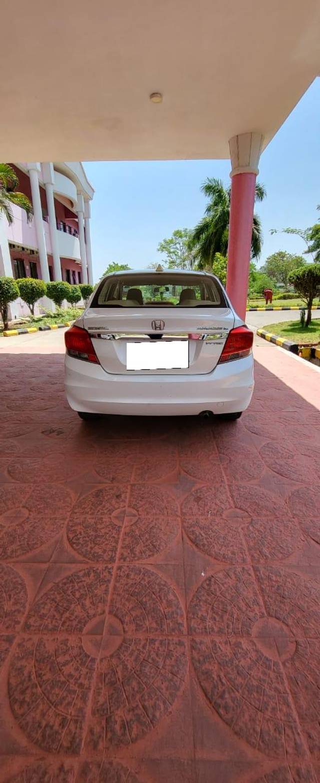 https://images10.gaadi.com/usedcar_image/3693613/original/processed_d969cd16-efcf-415b-93cf-4bd03cd37940.jpg?imwidth=6401