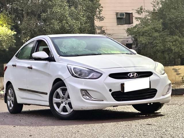 https://images10.gaadi.com/usedcar_image/3693623/original/processed_img2924148__used_car_2924148_1701237571.jpg?imwidth=6400