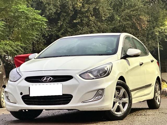 https://images10.gaadi.com/usedcar_image/3693623/original/processed_img2924148__used_car_2924148_1701237573.jpg?imwidth=6402