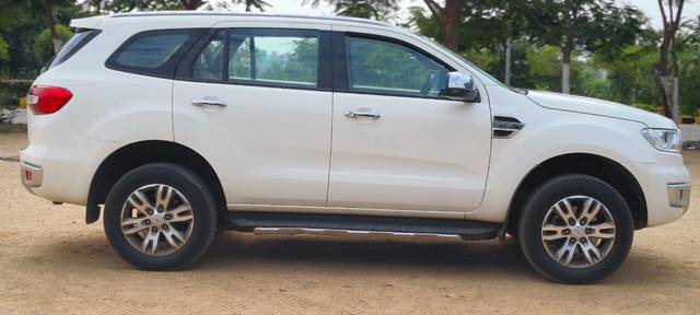 https://images10.gaadi.com/usedcar_image/3693646/original/img2924164__used_car_2924164_1701238302.jpg?imwidth=6401