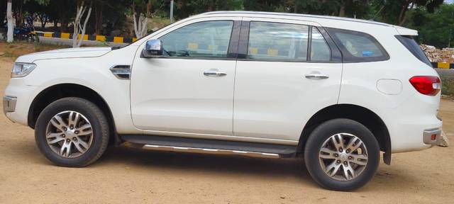 https://images10.gaadi.com/usedcar_image/3693646/original/img2924164__used_car_2924164_1701238303.jpg?imwidth=6402