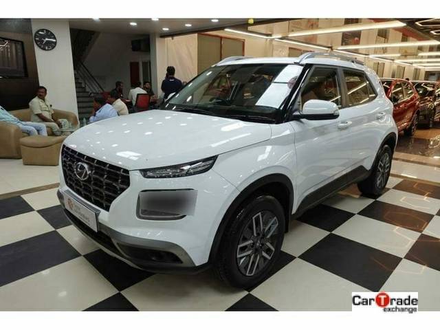 https://images10.gaadi.com/usedcar_image/3693649/original/processed_img2924165__used_car_2924165_1701238365.jpg?imwidth=6402