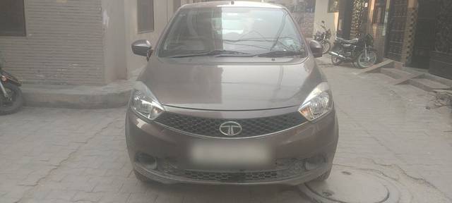 https://images10.gaadi.com/usedcar_image/3693681/original/22__VCC_1822401_94_1700633055.jpg?imwidth=6400